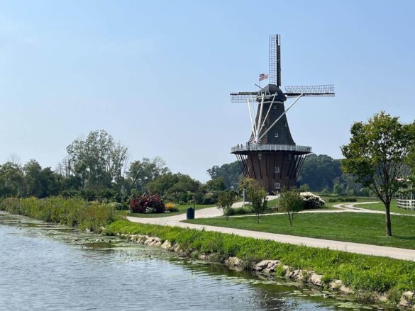 Holland windmill© B.Watts