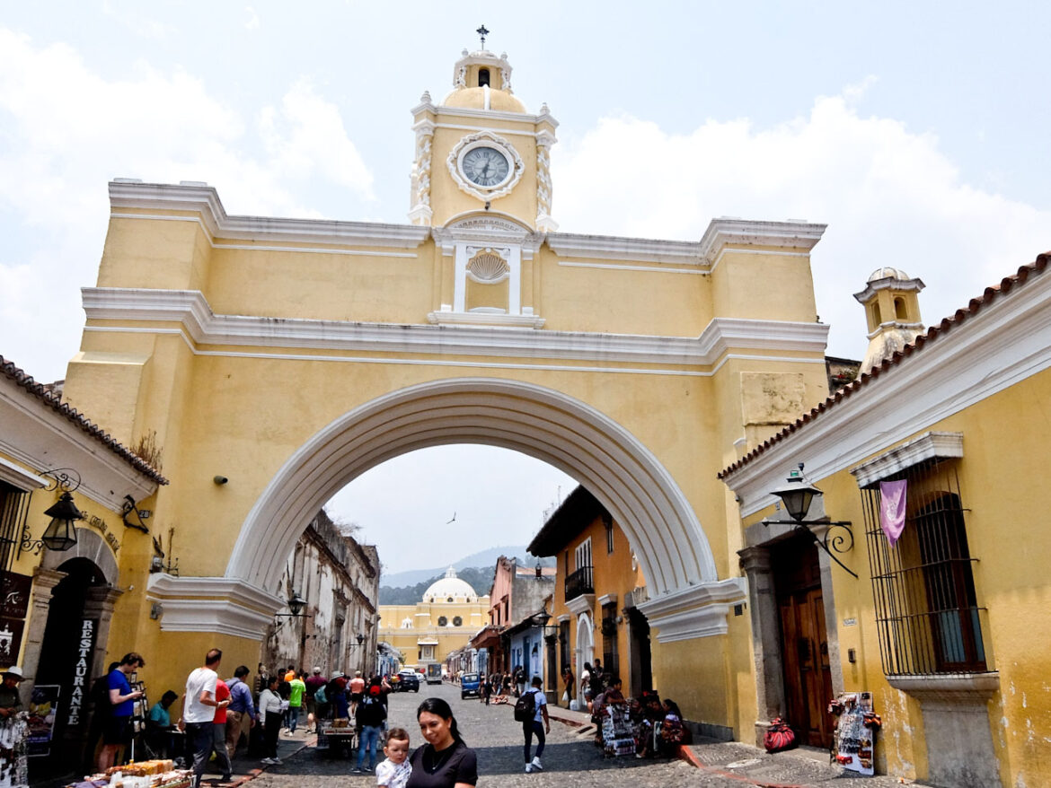 Antigua Arco de Santa Catalina, the best place to visit in Guatemala