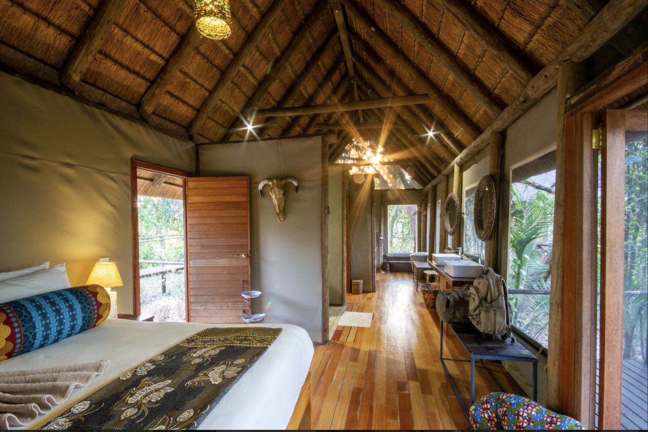 Bedroom Nxamaseri Island Lodge, Botswana