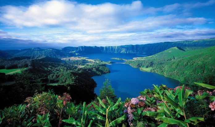 SUNVIL-Sete-Cidades-Lake