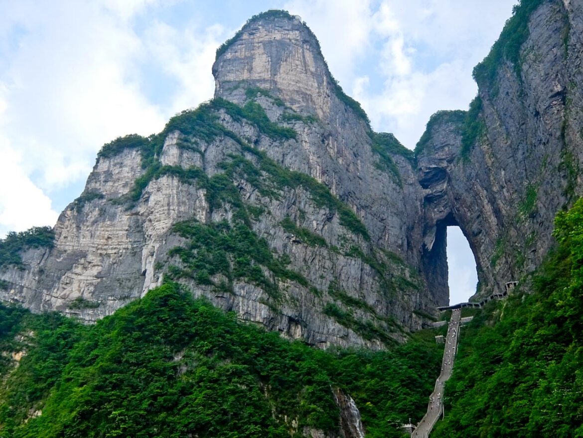 Tianmen Cave and 999 Steps