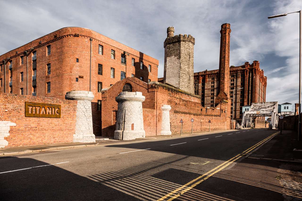 Titanic Liverpool exterior