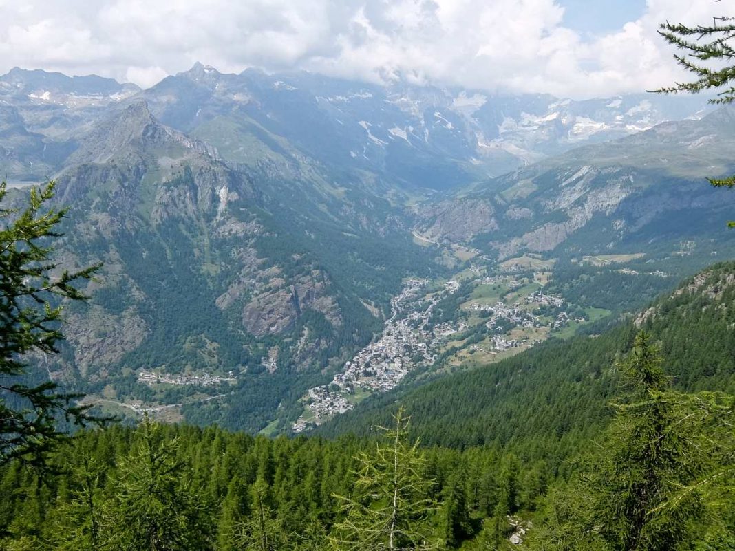 Hiking the Aosta Valley (Valle d'Aosta) - 6 mountains in 7 days, Italy