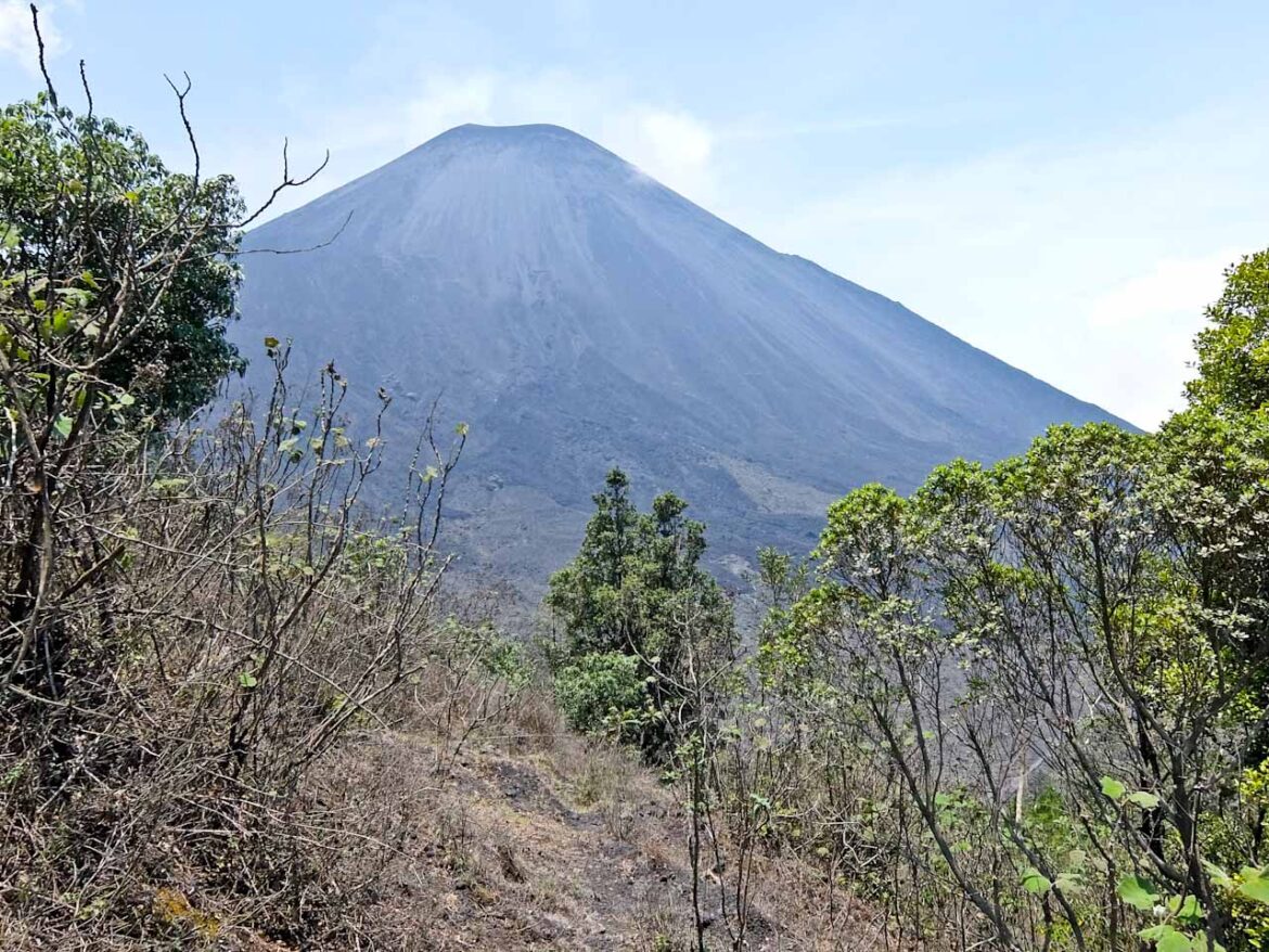 Volcan Pacaya, the best place to visit in Guatemala