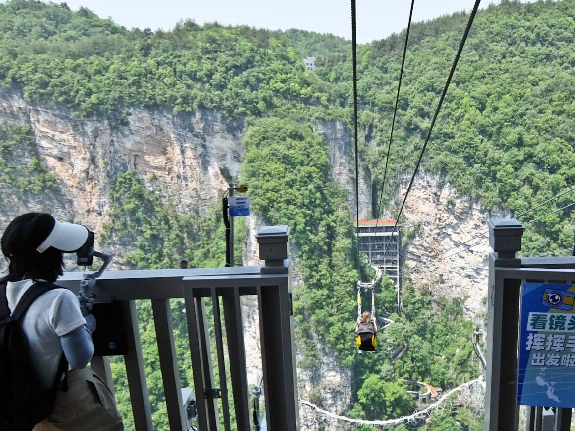 Zhangjiajie Glass Bridge Zipline Platform