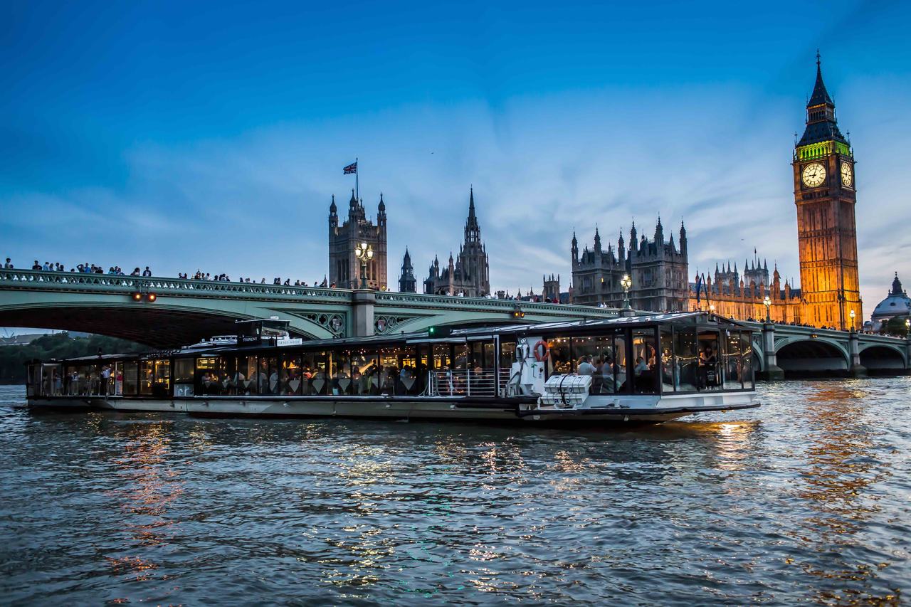 Bateaux experience on London's Thames