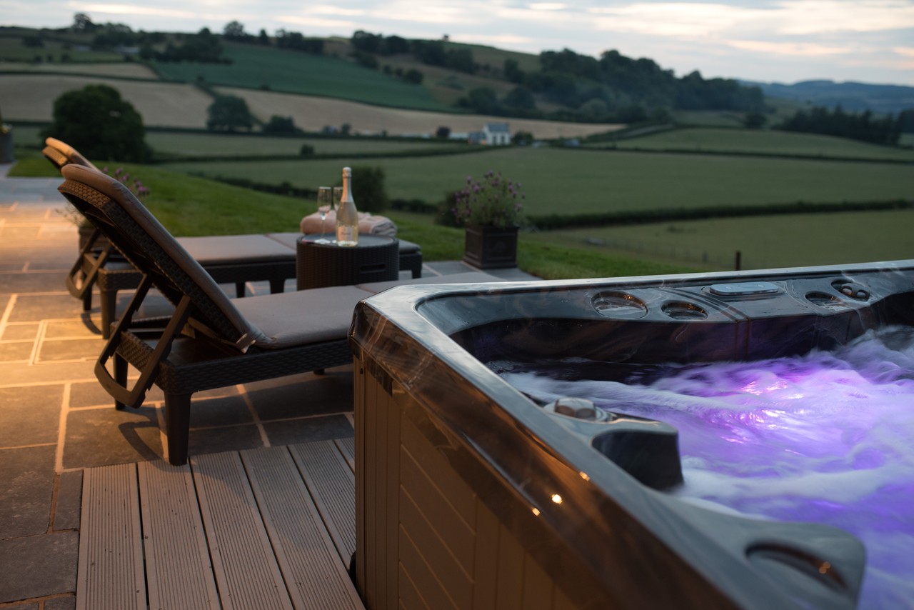 Hot tub